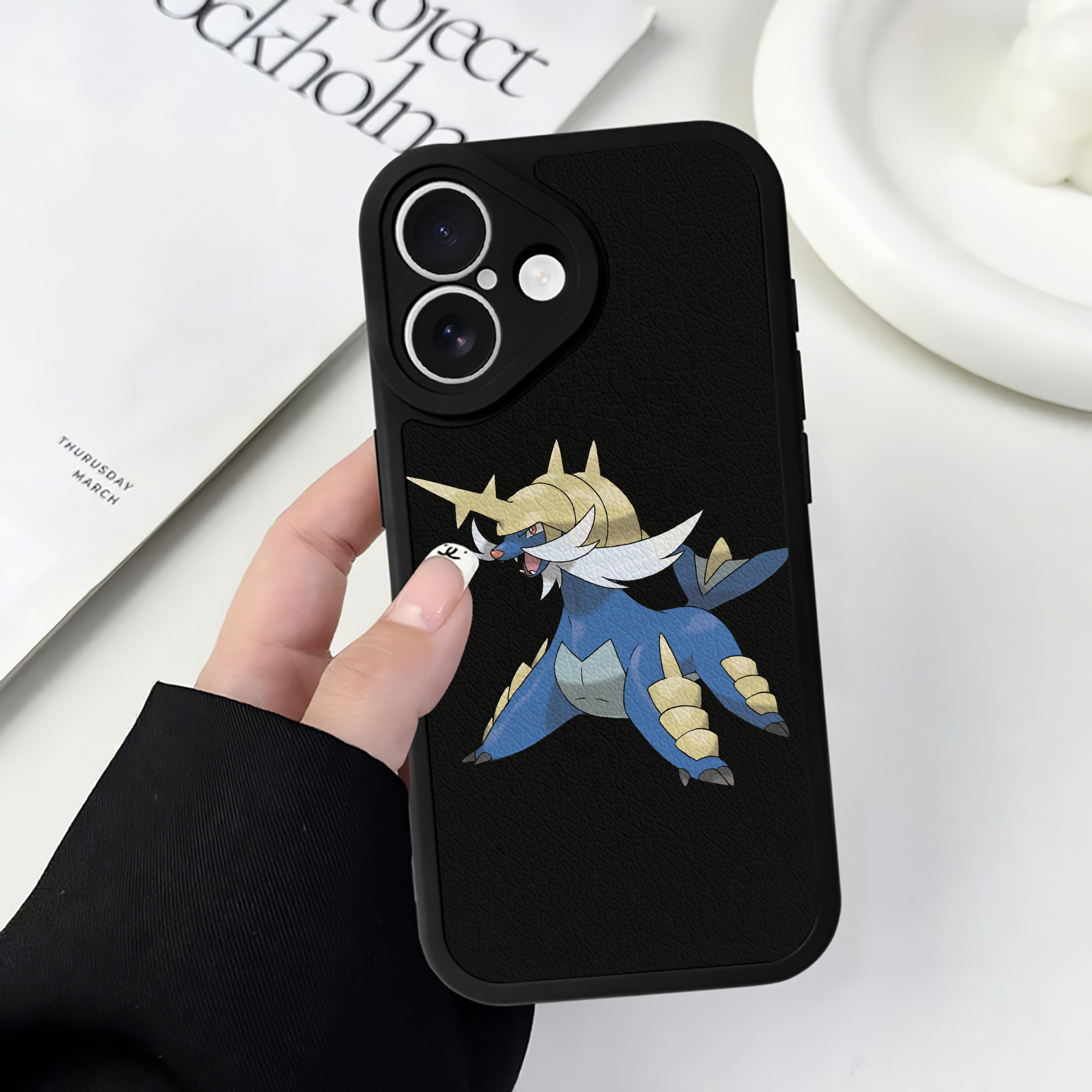 （画像用） ポケットモンスター Pokémon 【iPhone 16シリーズ対応】シリコンスマホケース（レザー調） 材質：シリコン